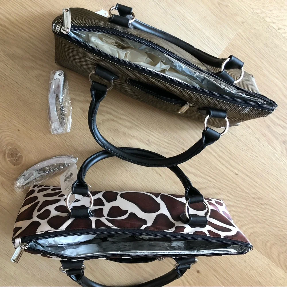 🍷Insulated Wine bags (2) with (2) wine openers - Picture 1 of 6